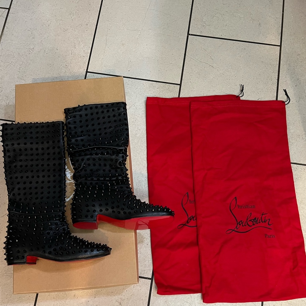 SOLD SOLD SOLD Christian Louboutin London Bridge Flat Nappa Boots - Picture 3 of 16